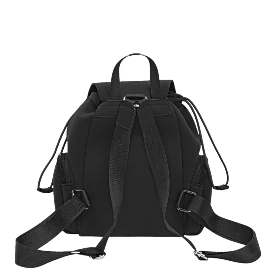 TAYLORLYU-BLACK_02